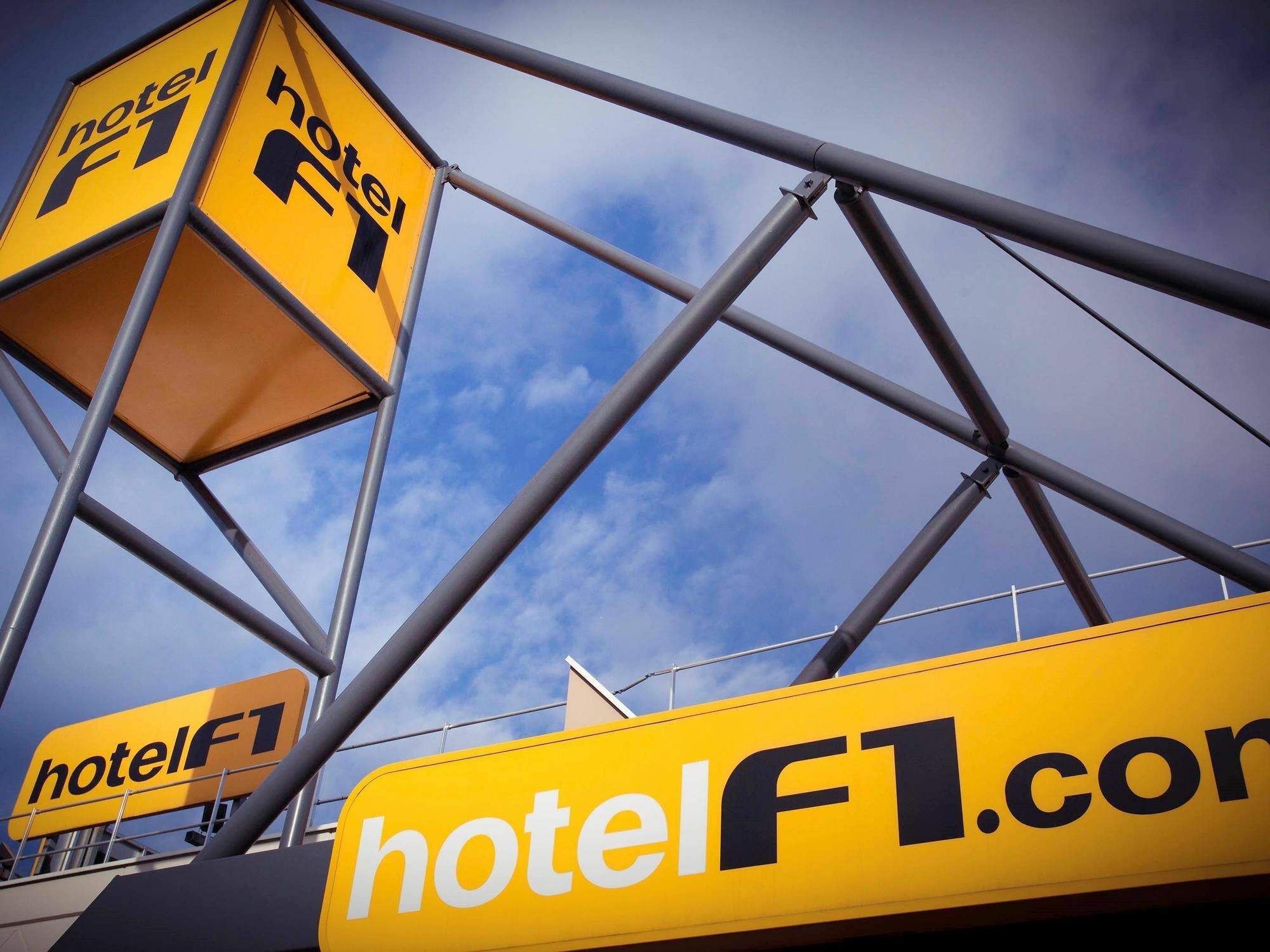 Hotelf1 Saint Witz A1 Hotel Exterior foto